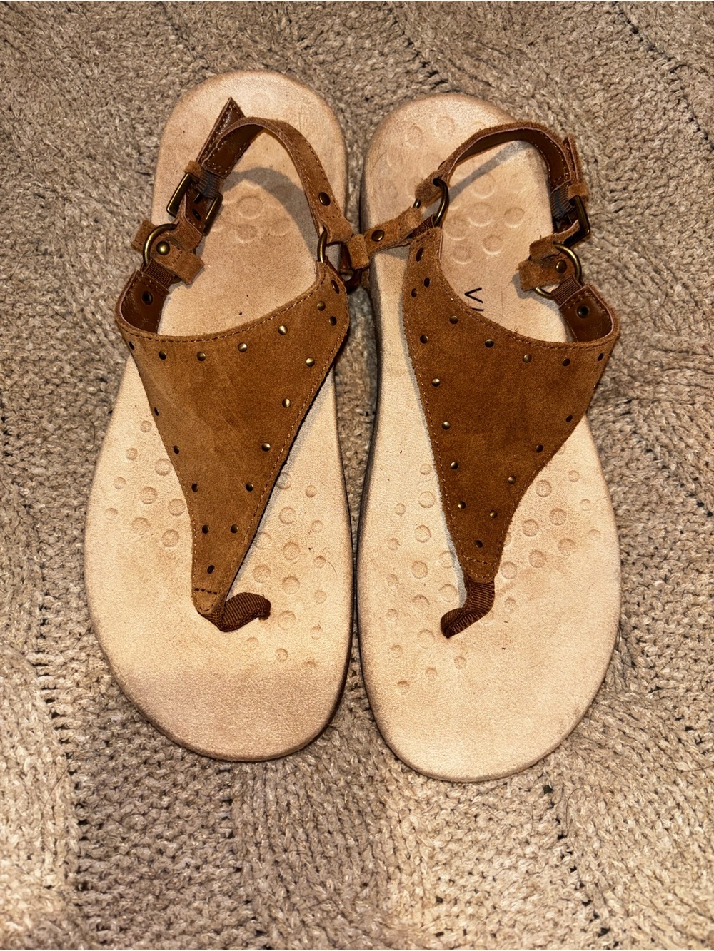 Vionic Margot Studded Suede Thong Sandals Brown Size 8.5
